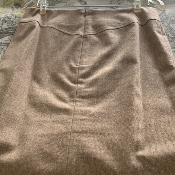 Faux fur-trim wool suit - Picture 6 of 8